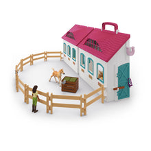 Load image into Gallery viewer, SCHLEICH Horse Club Open Stable Little Horseshoe Toy Playset - 42703