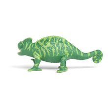 Load image into Gallery viewer, SCHLEICH School of Magical Animals Caspar the Chamaeleon Toy Figure - 14911