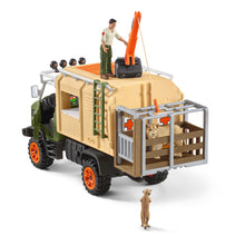 Load image into Gallery viewer, SCHLEICH Wild Life Animal Rescue Large Truck with Toy Figures & Accessories (42475)