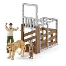 Load image into Gallery viewer, SCHLEICH Wild Life Animal Rescue Large Truck with Toy Figures & Accessories (42475)