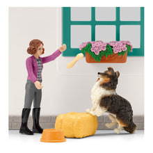 Load image into Gallery viewer, SCHLEICH Horse Club Horse Shop Toy Playset (42568)