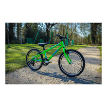 Load image into Gallery viewer, Squish 20-inch Kids Bike - Green
