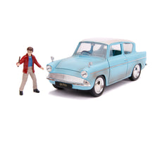 Load image into Gallery viewer, HARRY POTTER 1959 Ford Anglia 1:24 Die Cast Vehicle with Figure (253185002)
