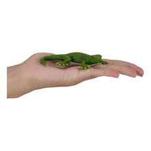 Load image into Gallery viewer, MOJO Wildlife &amp; Woodland Gecko Green Toy Figure - 381078
