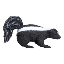 Load image into Gallery viewer, MOJO Wildlife &amp; Woodland Skunk Toy Figure - 387034
