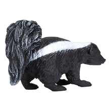 Load image into Gallery viewer, MOJO Wildlife &amp; Woodland Skunk Toy Figure - 387034
