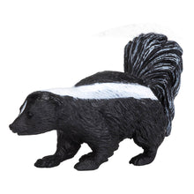 Load image into Gallery viewer, MOJO Wildlife &amp; Woodland Skunk Toy Figure - 387034
