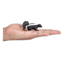 Load image into Gallery viewer, MOJO Wildlife &amp; Woodland Skunk Toy Figure - 387034
