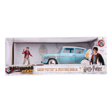 Load image into Gallery viewer, HARRY POTTER Hollywood Rides 1959 Ford Anglia Die-cast Toy Car with Harry Die-cast Figure, 1:24 Scale (253185002)
